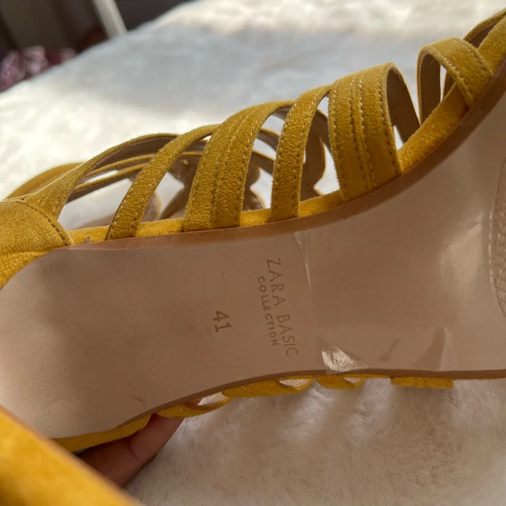 Zara womens yellow suede open toe booties size 10/41 - Picture 4 of 5